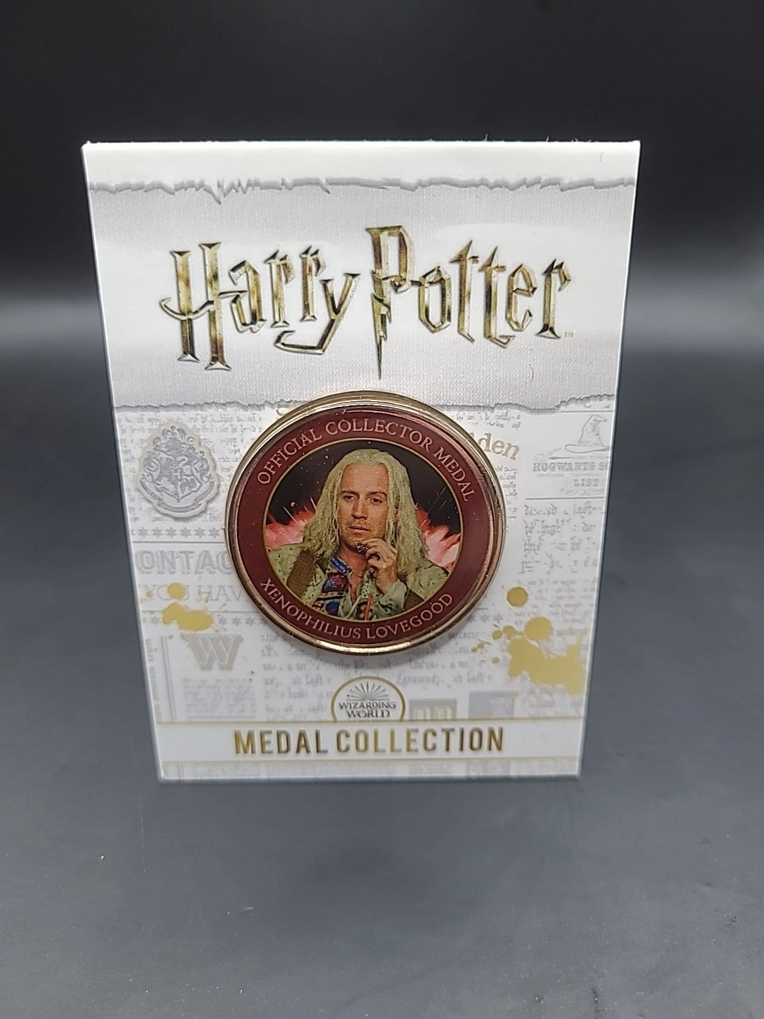 HARRY POTTER MEDAL XENOPHILIUS LOVEGOOD RHYS IFANS JK ROWLING WARNER BROS