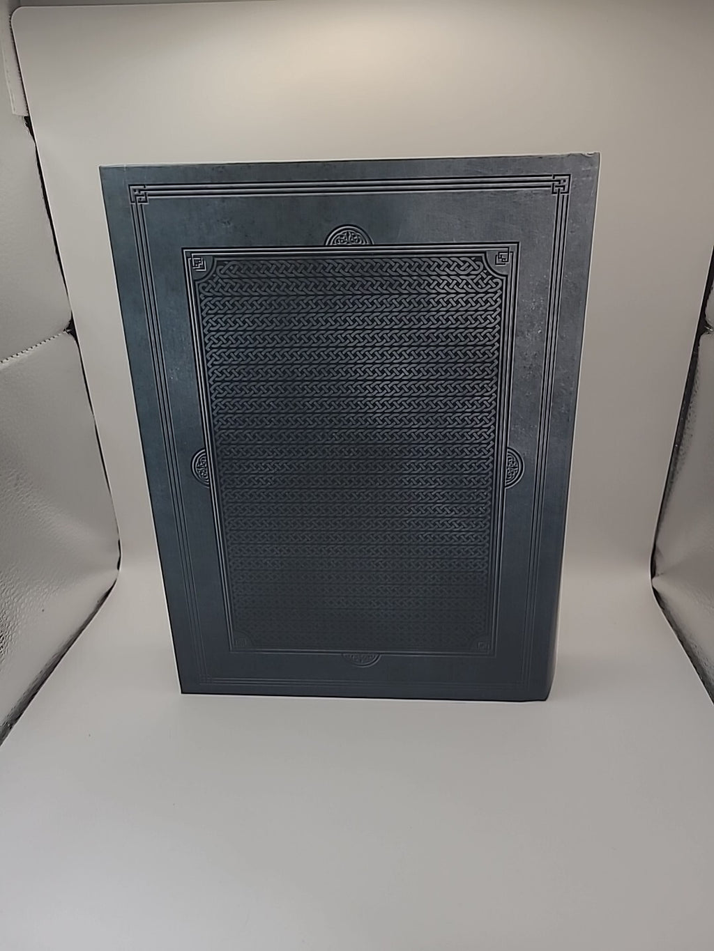 The Elder Scrolls V Skyrim Legendary Edition Game Guide Book Hardback