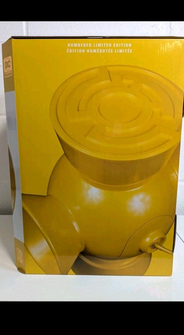 DC Collectibles 1:1 Scale Yellow Lantern Sinestro Power Battery & Ring Prop Lamp