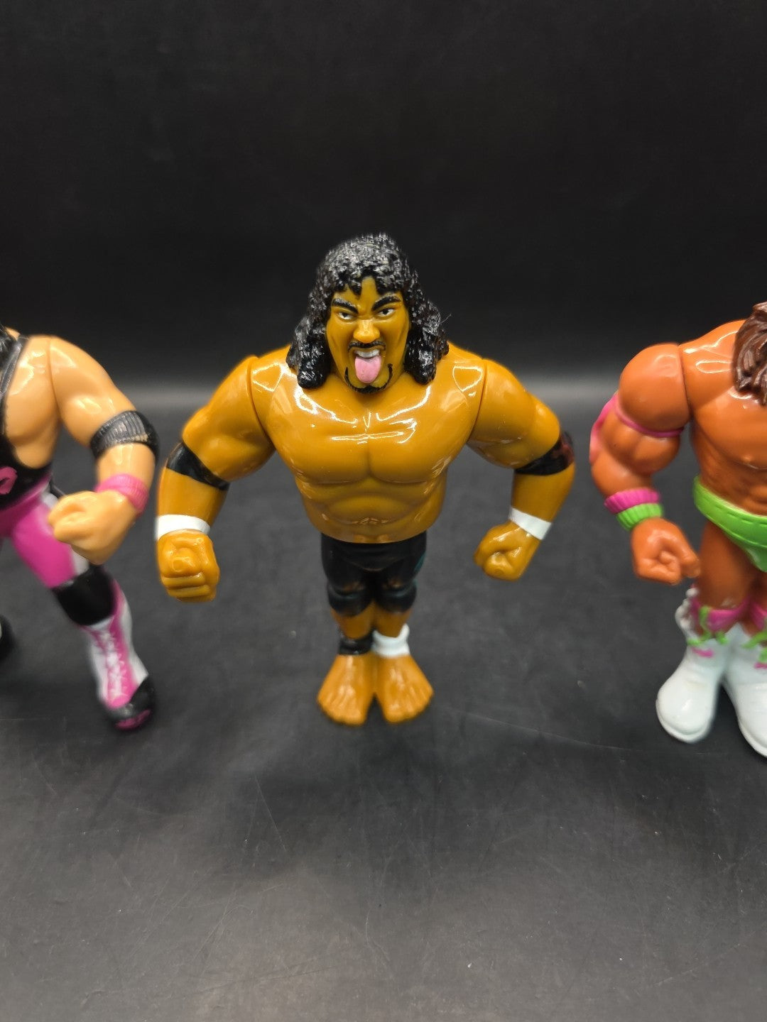 3 X Hasbro WWF Wrestling Figures Bret Hart, Samu, Ultimate Warrior