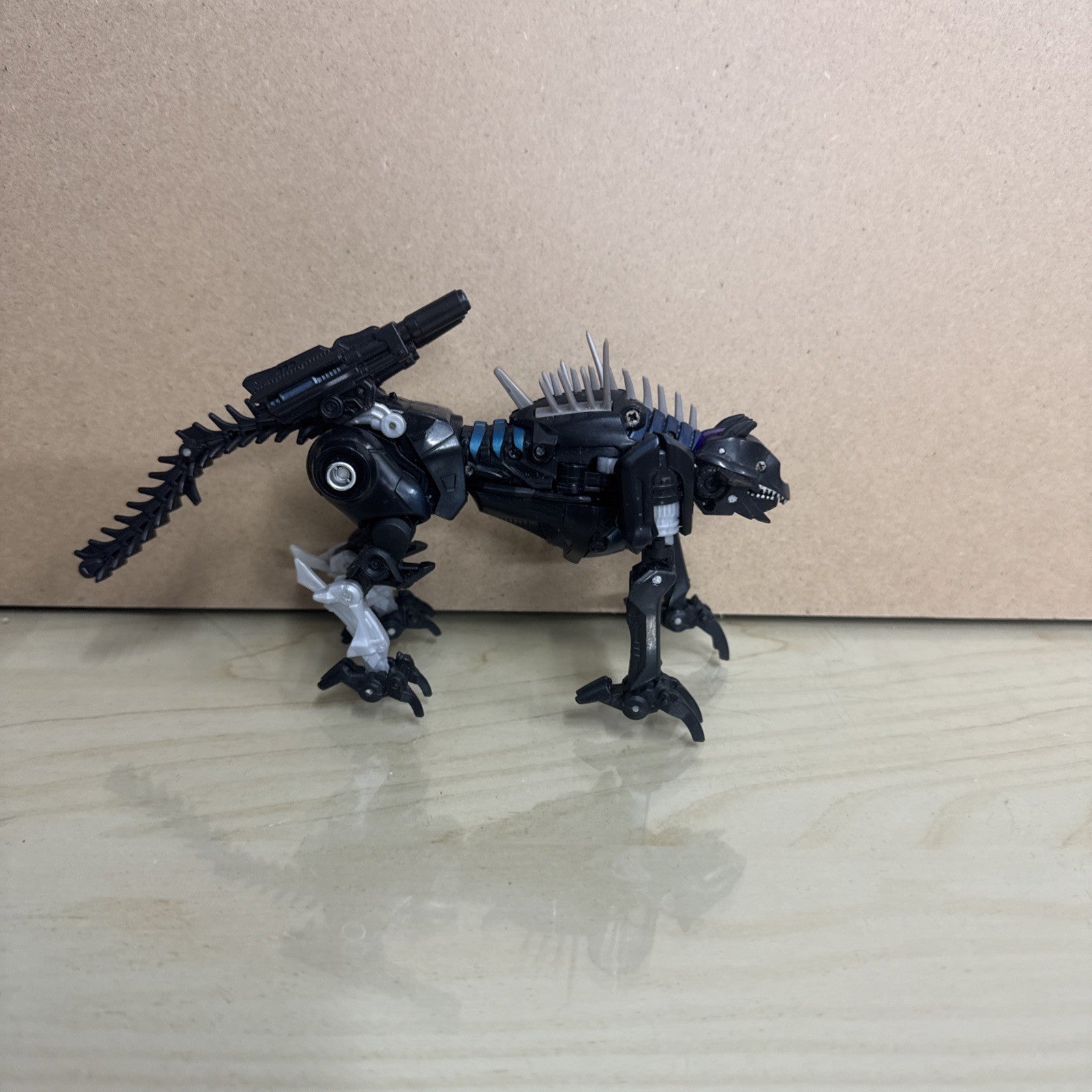 Hasbro Transformers ROTF Deluxe Class Ravage action figure Revenge of the Fallen