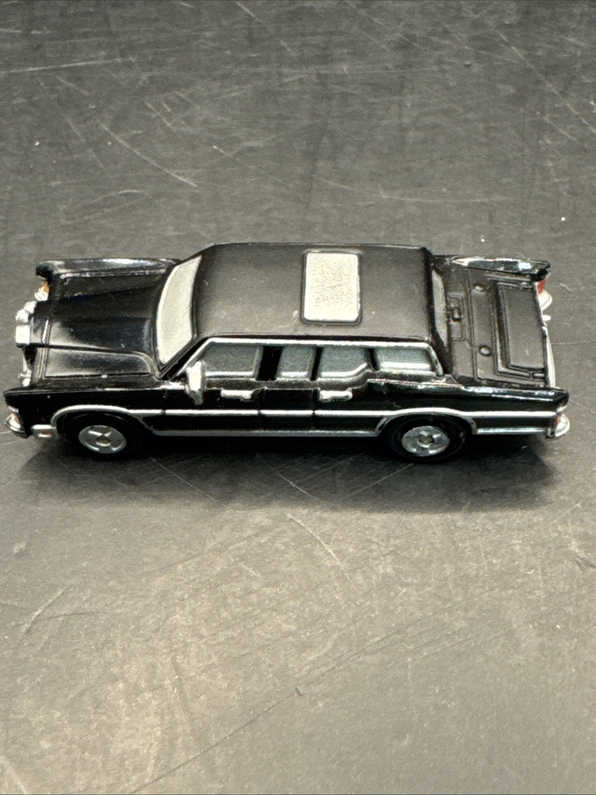 MICRO MACHINES LINCOLN '50 PRESIDENTIAL LIMO LIMOUSINE Vintage Galoob