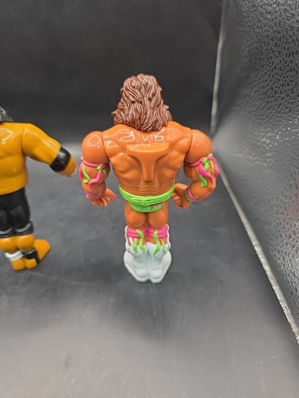 3 X Hasbro WWF Wrestling Figures Bret Hart, Samu, Ultimate Warrior