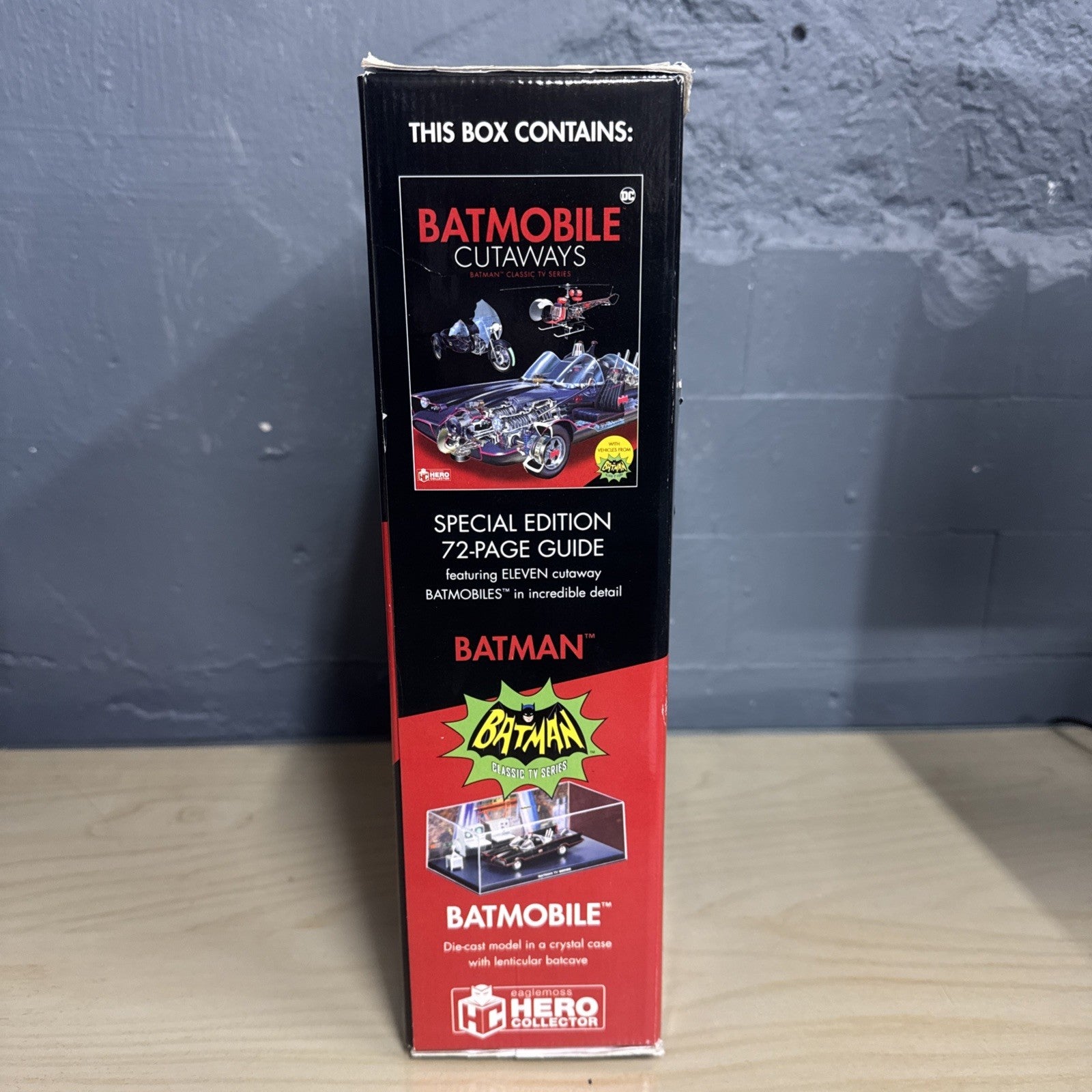 Batman 1966 Classic TV Series BATMOBILE CUTAWAYS Die Cast Car & Book EAGLEMOSS