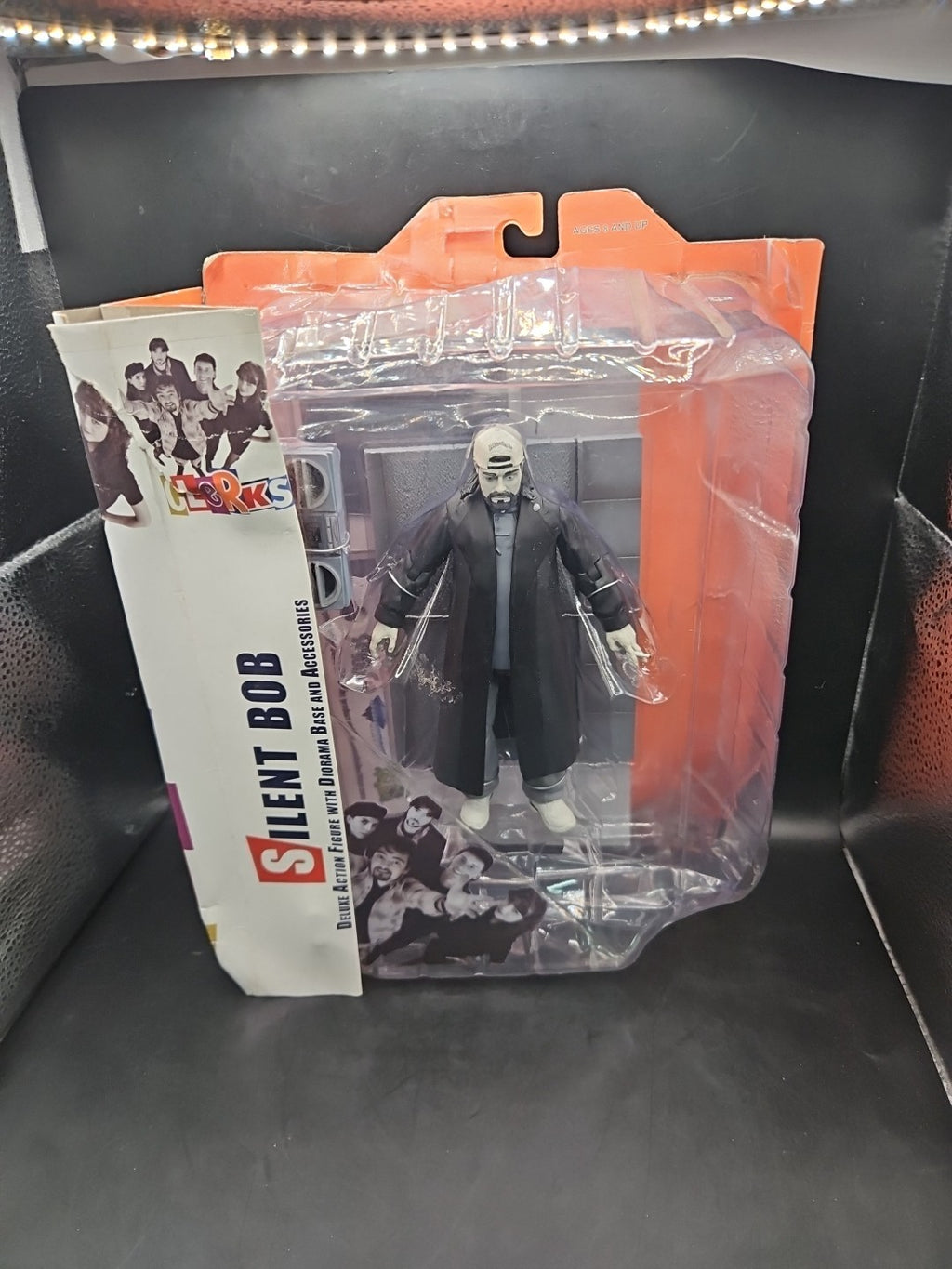 Clerks 20th Anniversary Diamond Select Action Figure Toy Playset Silent Bob