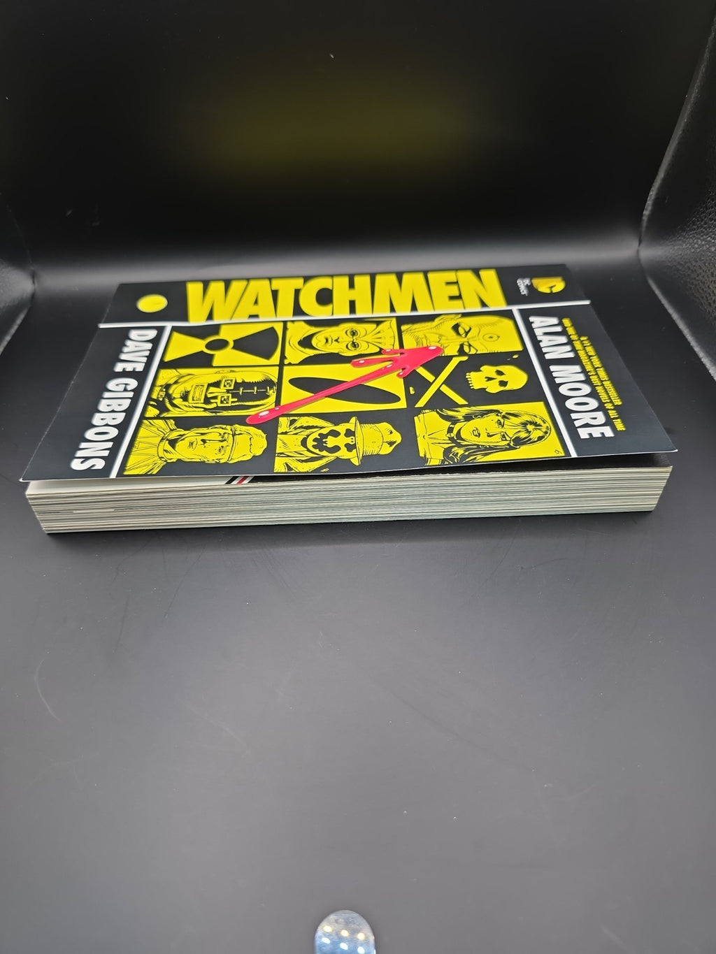 Watchmen: The Deluxe Edition by Alan Moore, Dave Gibbons - 9781401238964