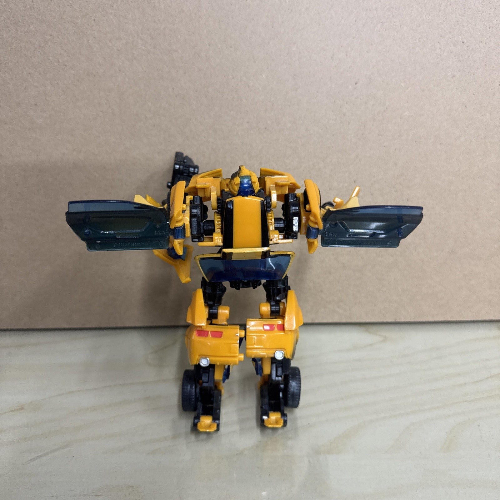 Transformers 2007 Movie Concept Camaro Bumblebee Battledamaged