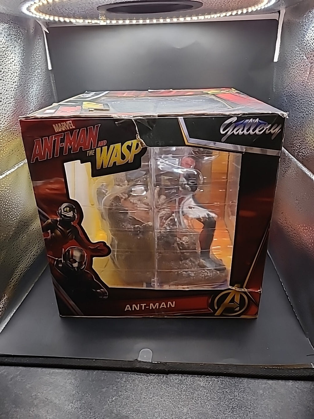 Marvel Ant-Man And The Wasp PVC Diorama Diamond Select