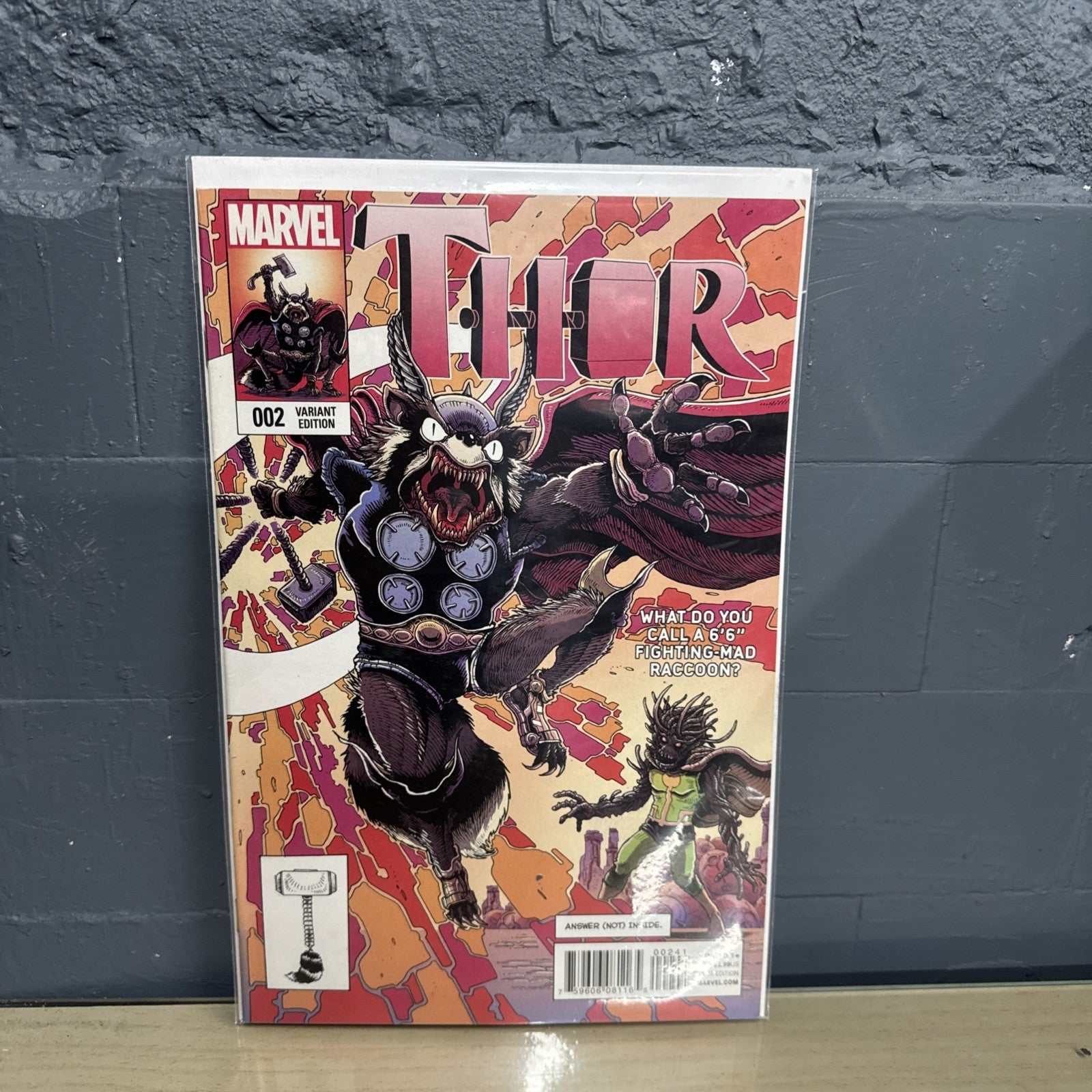 THOR #002 Mad Raccoon Variant/2015 Marvel