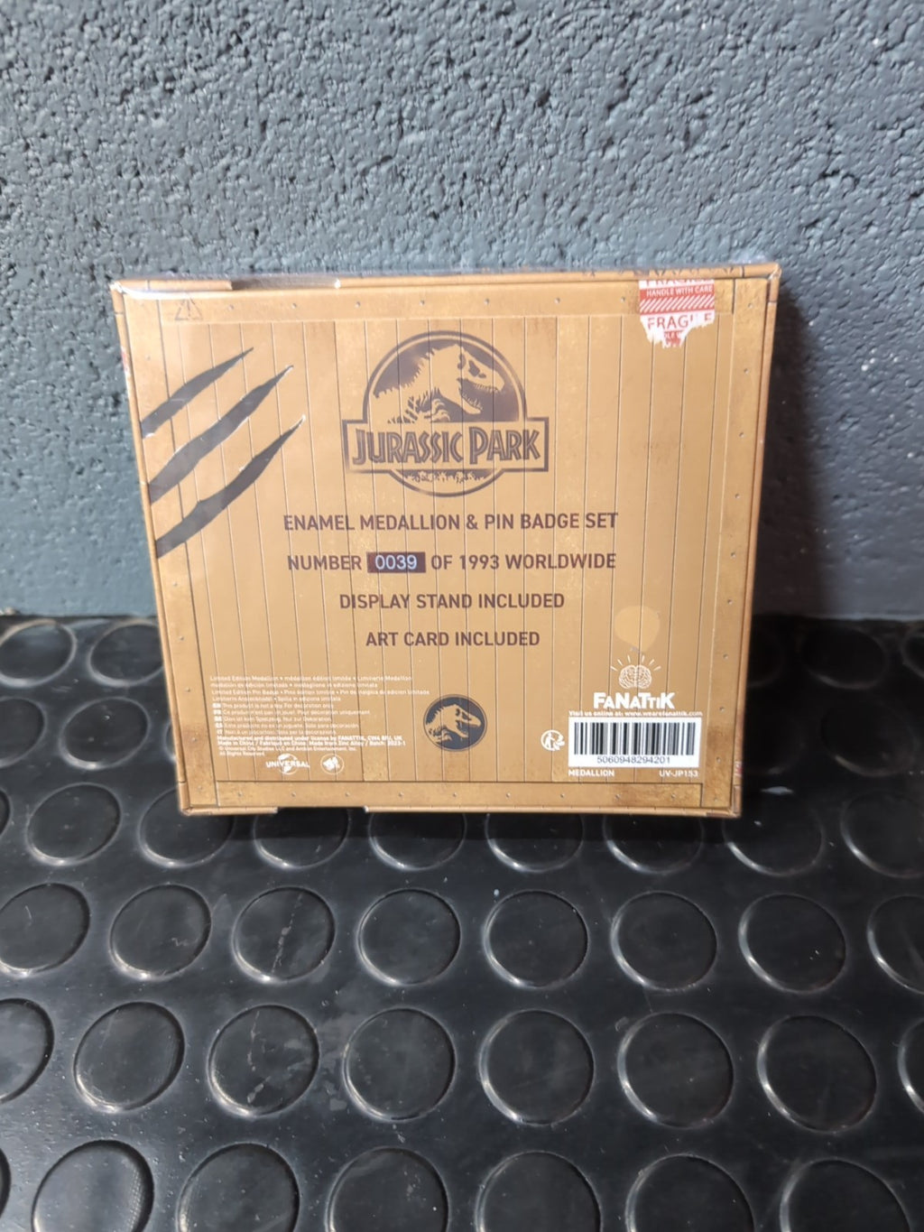 Jurassic Park Medallion and Pin Set Collector's Set Limited Edition