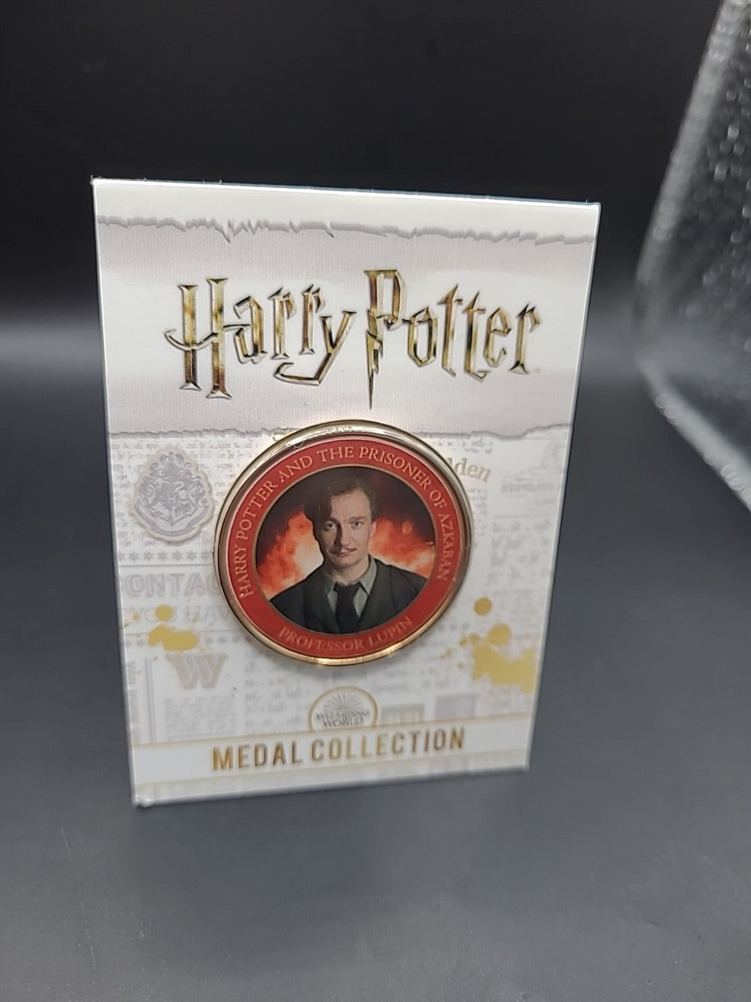 RARE HARRY POTTER MEDAL COIN IN CARD PROFESSOR LUPIN PRISONER OF AZKABAN