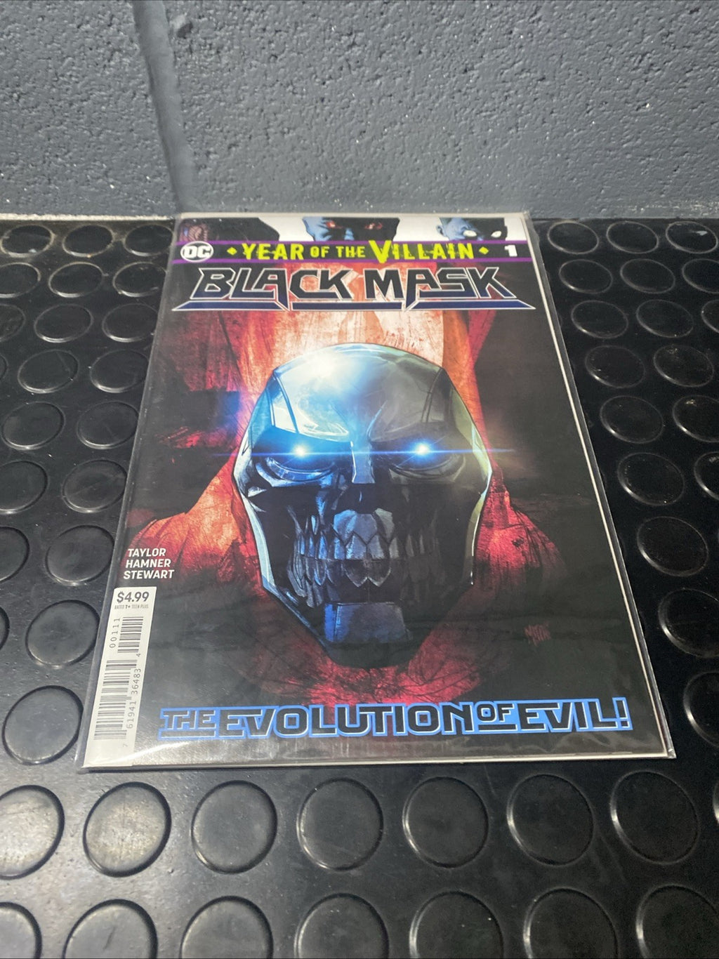 BLACK MASK YEAR OF THE VILLAIN # 1 * DC COMICS *