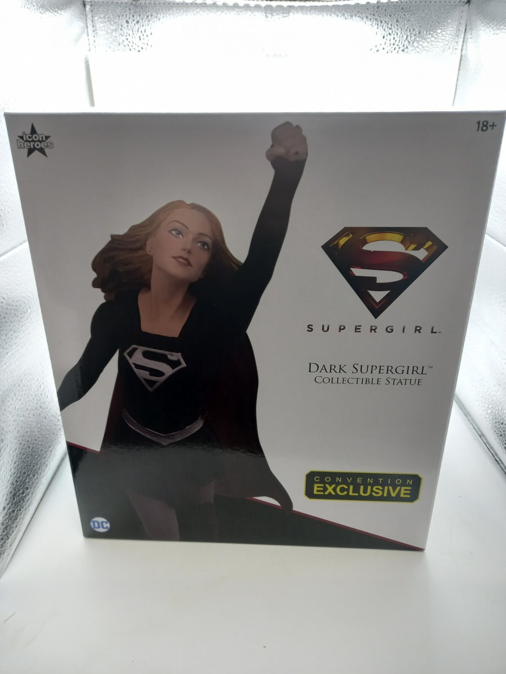 Dark Supergirl Collectible Statue: Icon Heroes Convention Exclusive #092/300