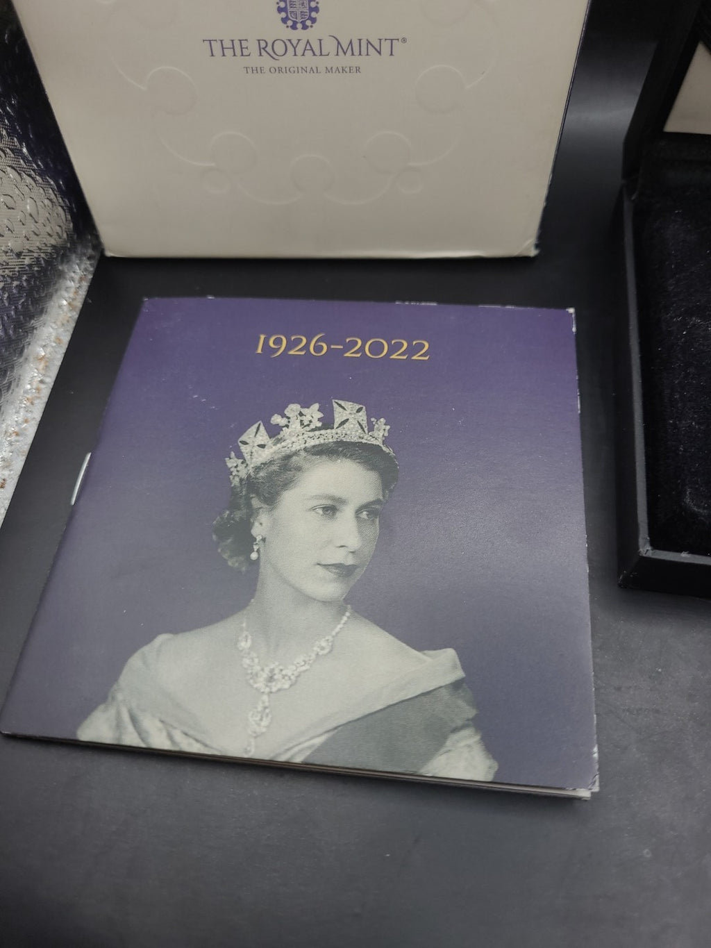 Her Majesty Queen Elizabeth II 2022 memoria £5 Silver Proof Coin - Royal Mint 