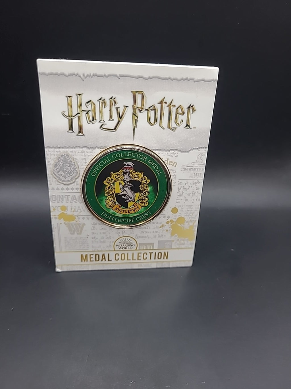 Harry Potter medal collection - Hufflepuff Crest