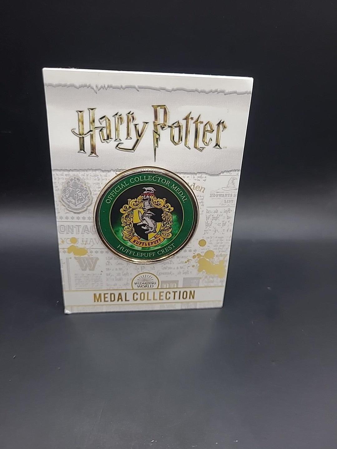 Harry Potter medal collection - Hufflepuff Crest