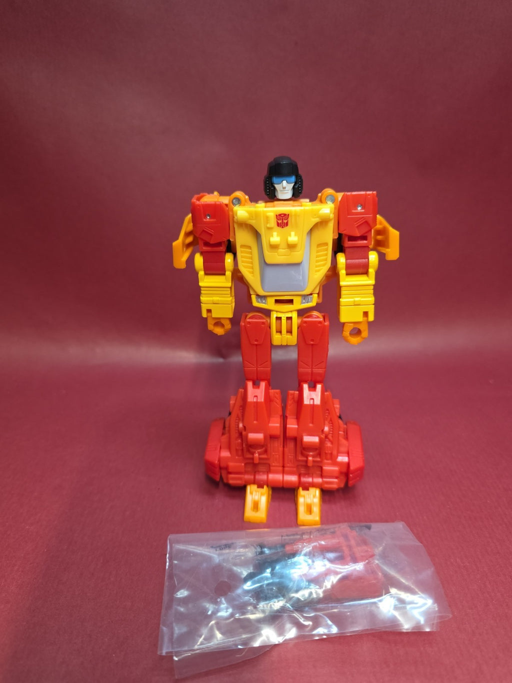 Transformers Age of the Primes Deluxe Class Targetmaster Sureshot Action Figure