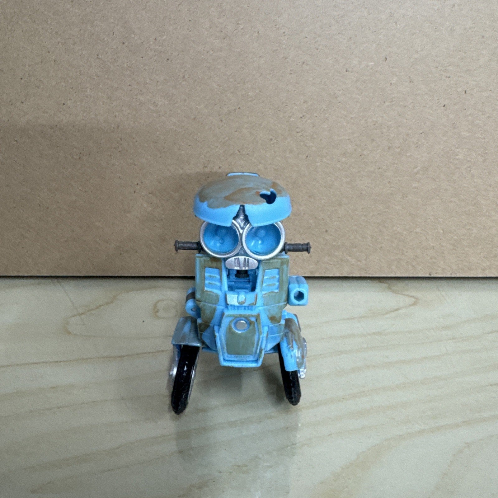 Transformers The Last Knight Premier Edition Autobot Sqweeks