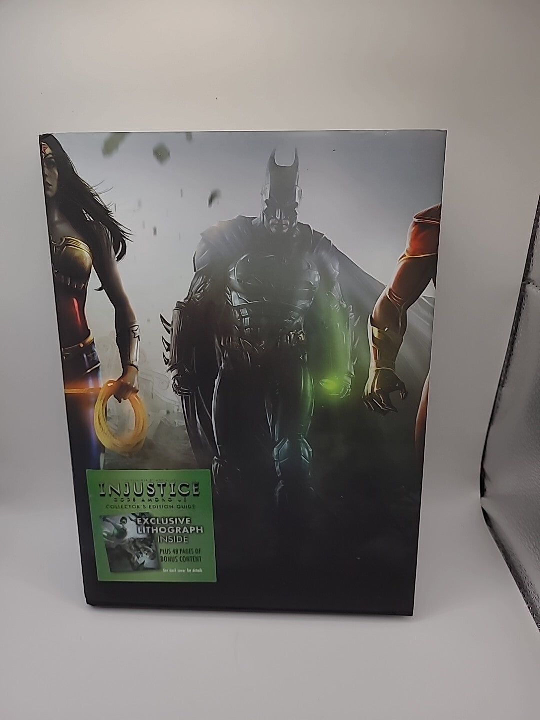 Injustice Gods Among Us Collectors Edition Official Game Guide -  Hardback