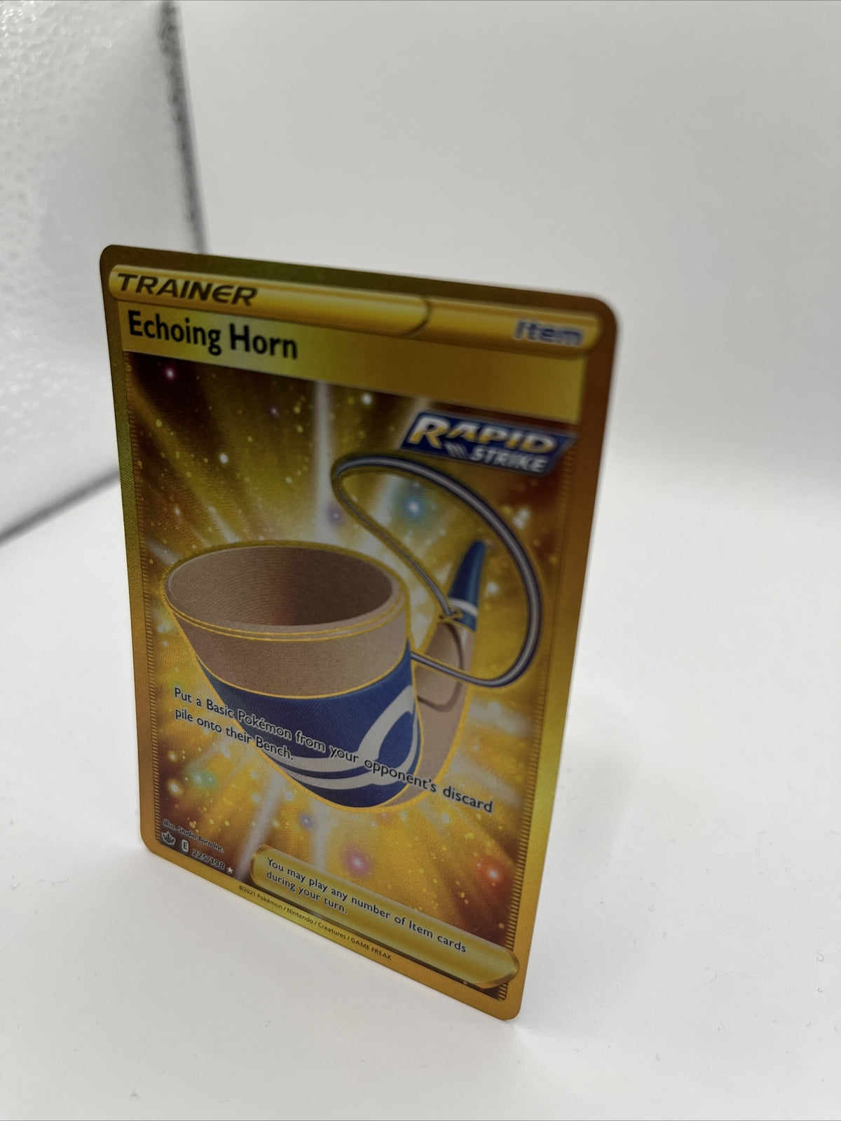 Pokémon Card Echoing Horn 225/198 Chilling Reign Holo