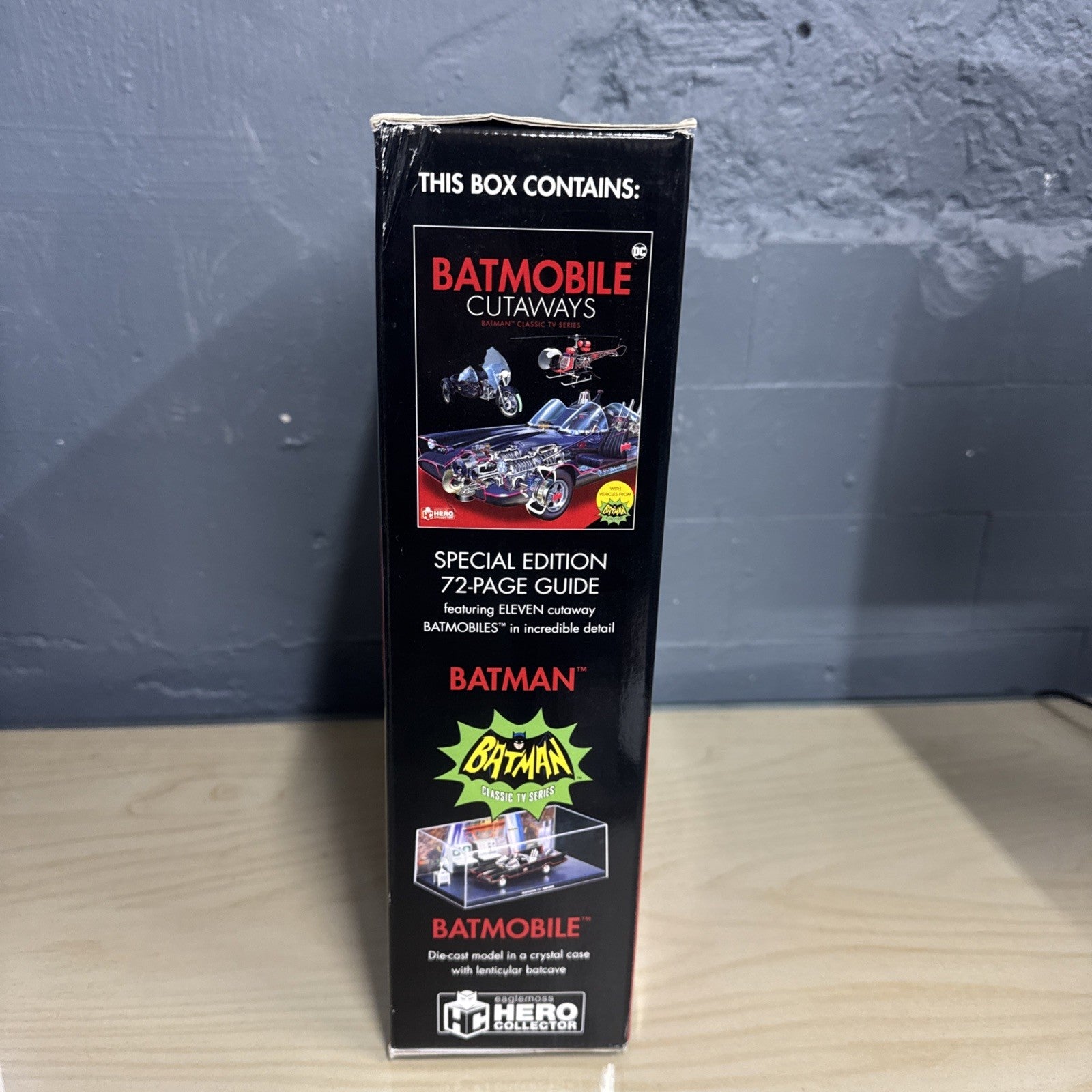 Batman 1966 Classic TV Series BATMOBILE CUTAWAYS Die Cast Car & Book EAGLEMOSS