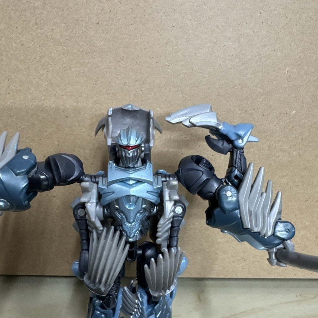 Transformers The Last Knight Deluxe Class Dinobot Slash Complete