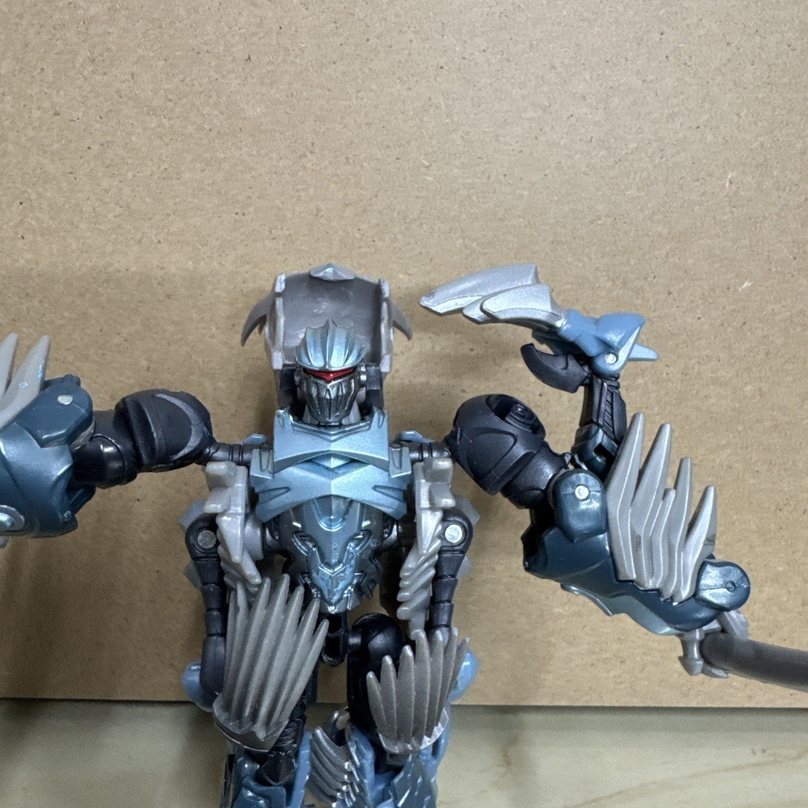 Transformers The Last Knight Deluxe Class Dinobot Slash Complete