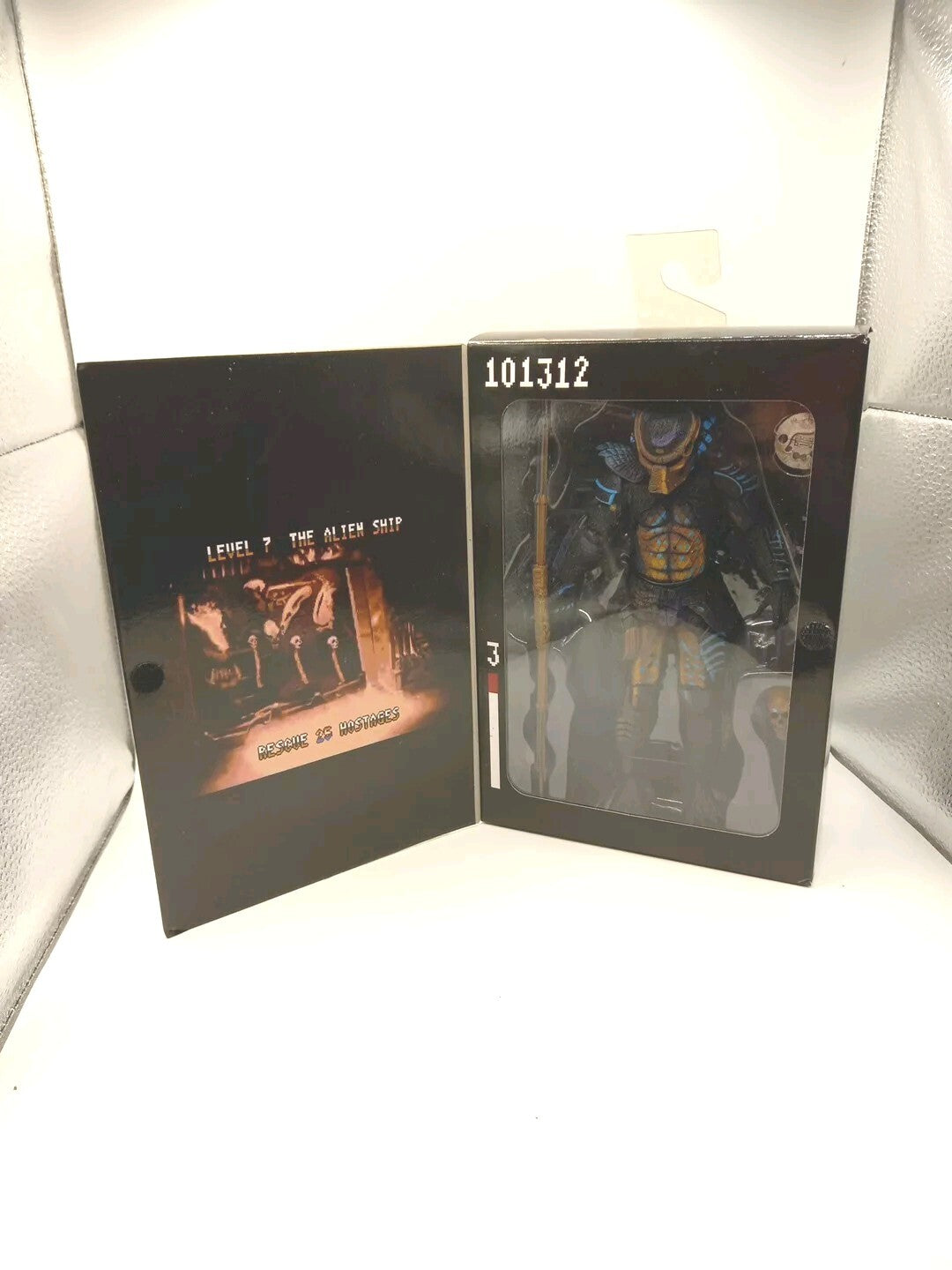 Neca Reel Toys Predator 2 Figure 8-bit Version 2014