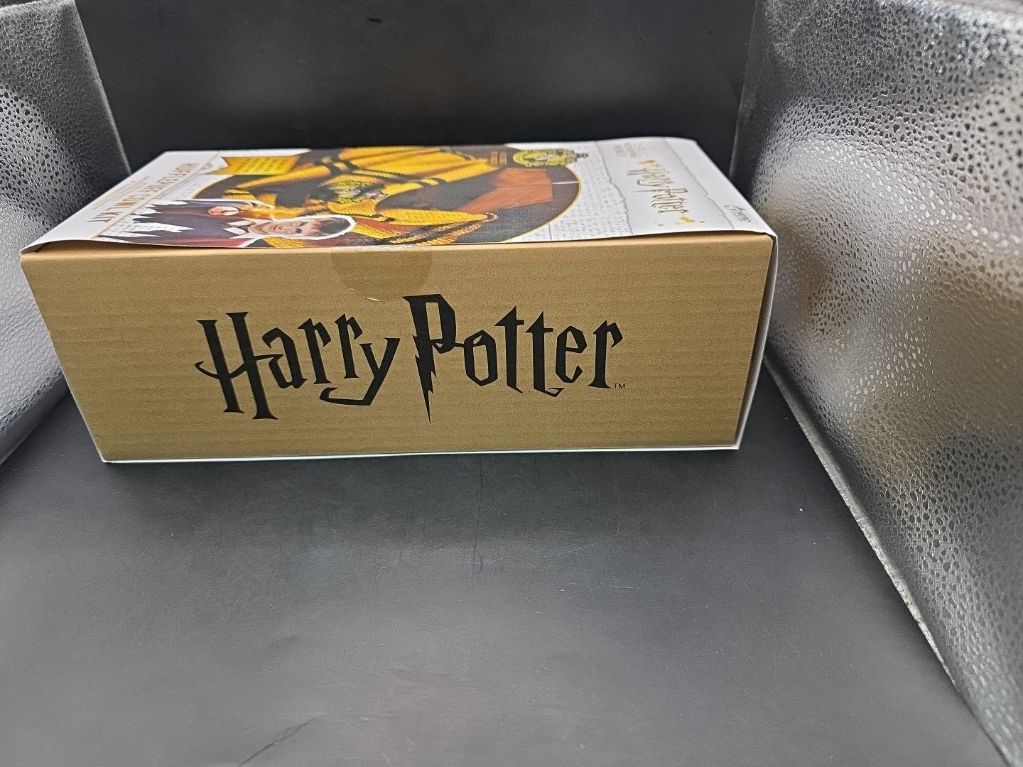 OFFICIAL Harry Potter HUFFLEPUFF COWL scarf Knitting Kit NEW SEALED