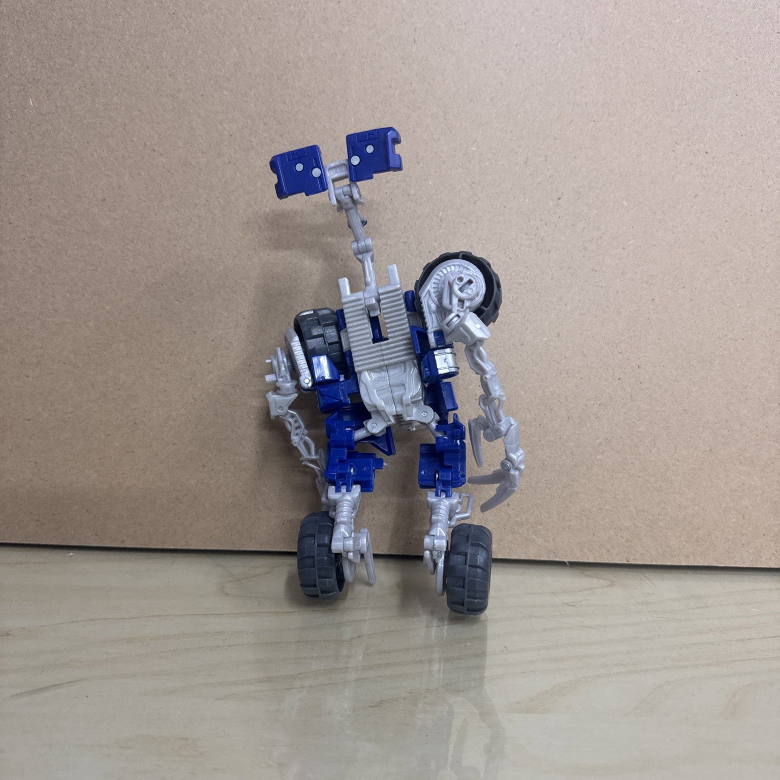 Transformers Revenge Of The Fallen ROTF Wheelie