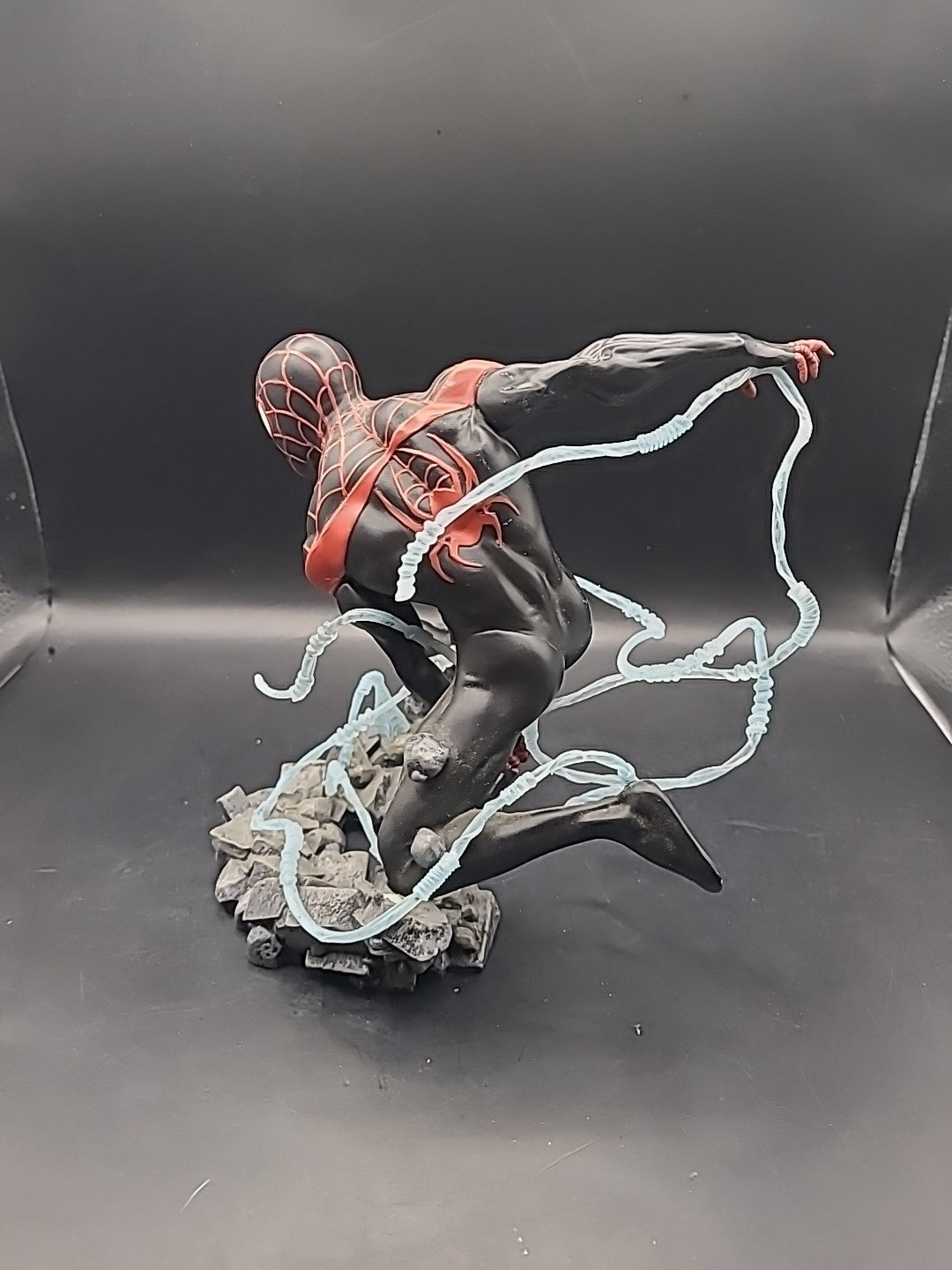 Diamond Select Toys Miles Morales 23cm Limited Edition Statue