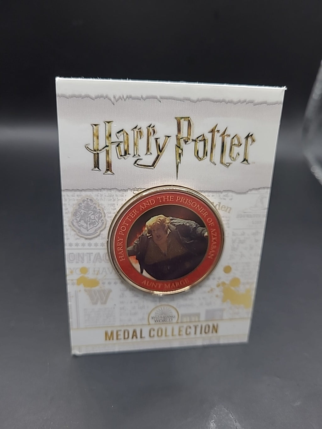 RARE HARRY POTTER MEDAL COIN IN CARD AUNT MARGE THE PRISONER OF AZKABAN