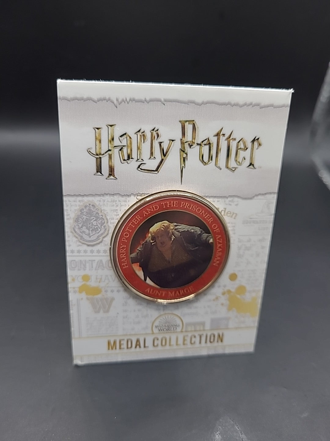 RARE HARRY POTTER MEDAL COIN IN CARD AUNT MARGE THE PRISONER OF AZKABAN