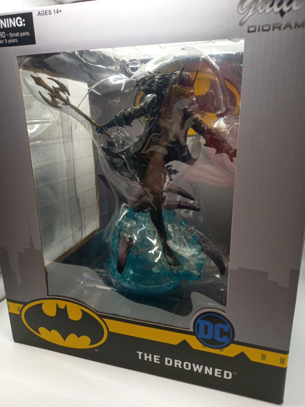 DC Batman The Drowned Gallery Diorama  Diamond Selects