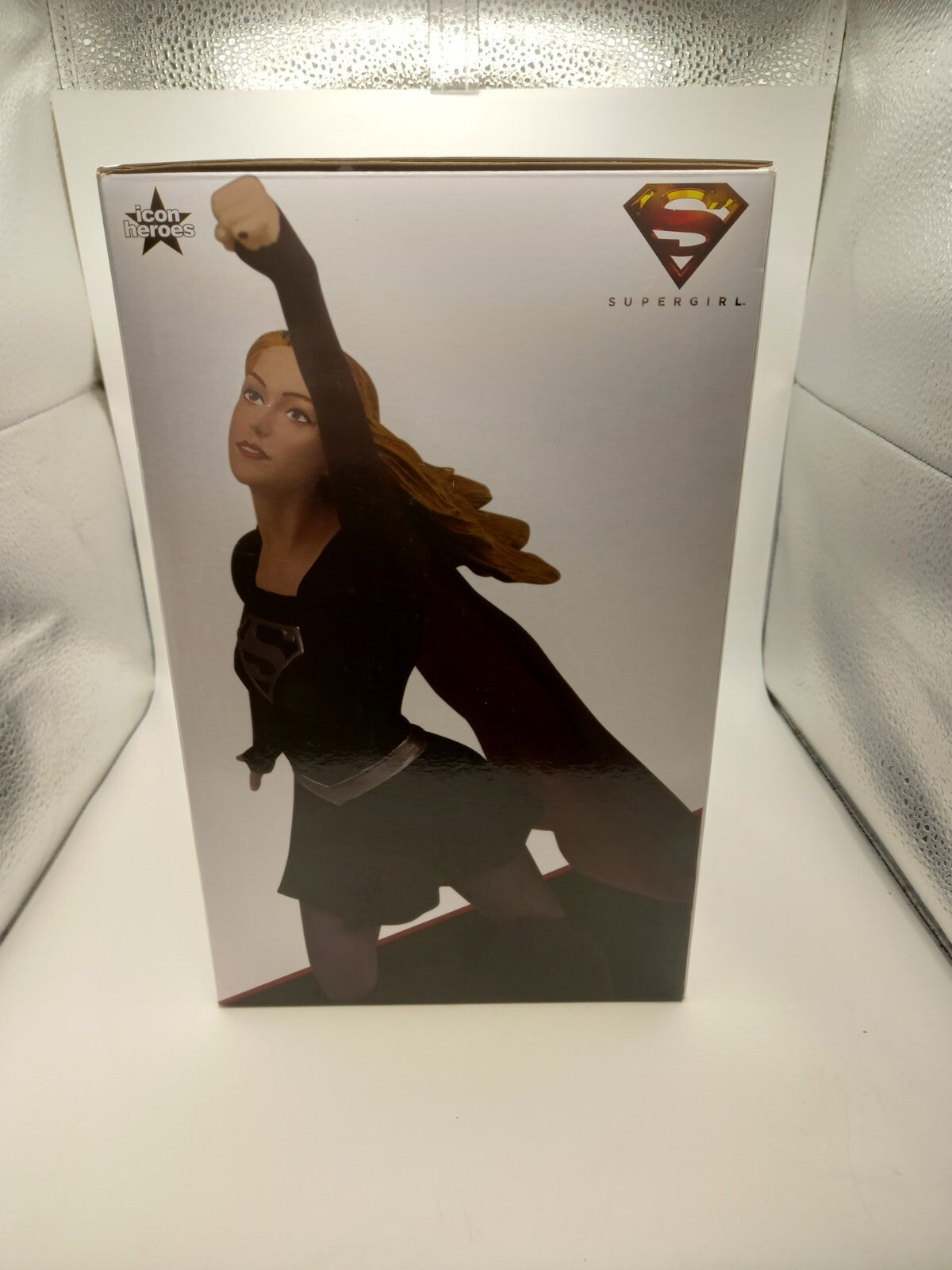 Dark Supergirl Collectible Statue: Icon Heroes Convention Exclusive #092/300