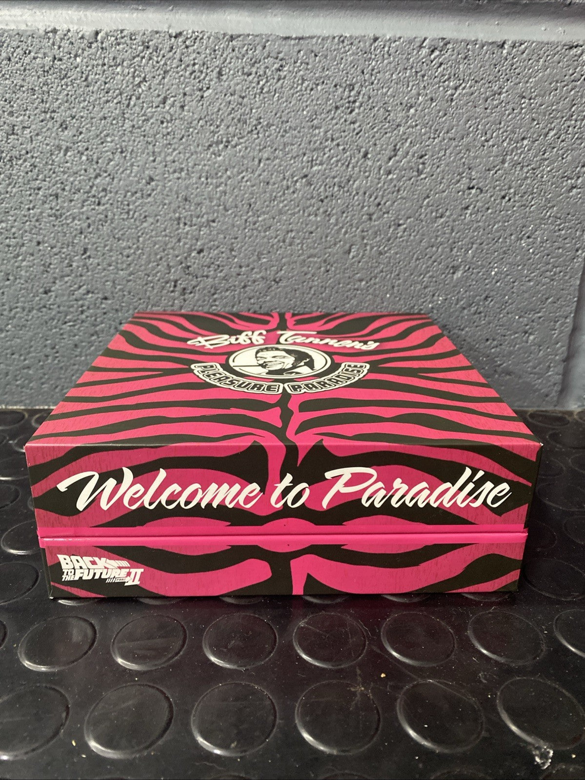 Back to the Future 24K Gold Plated Biff's Pleasure Paradise Casino Souvenir Set