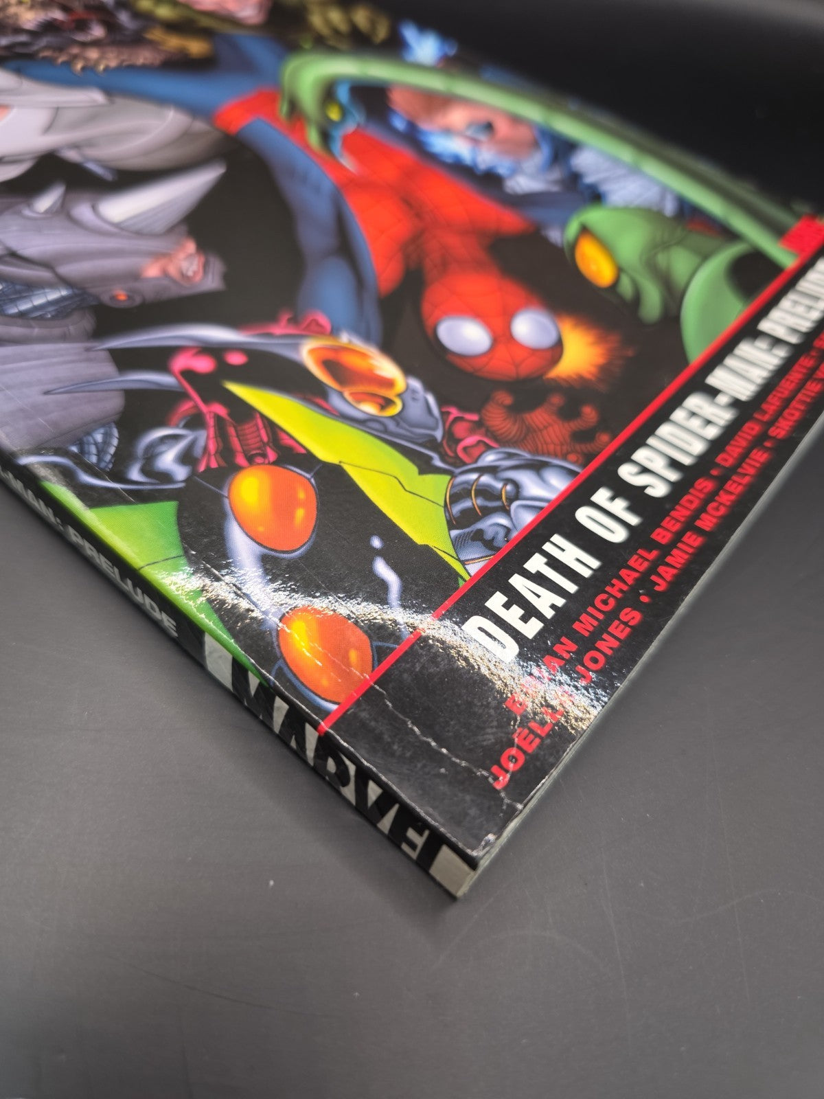 Ultimate Spider-Man Death of Spider-Man Prelude Bendis Graphic Novel 2011