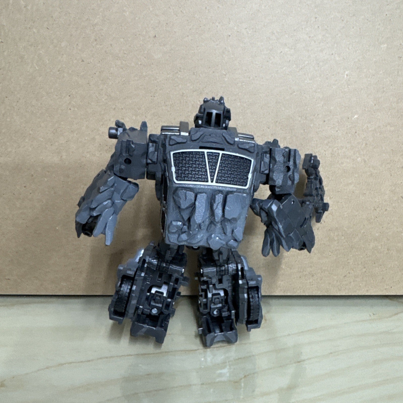 Transfomers Legacy United Deluxe Class Magneous