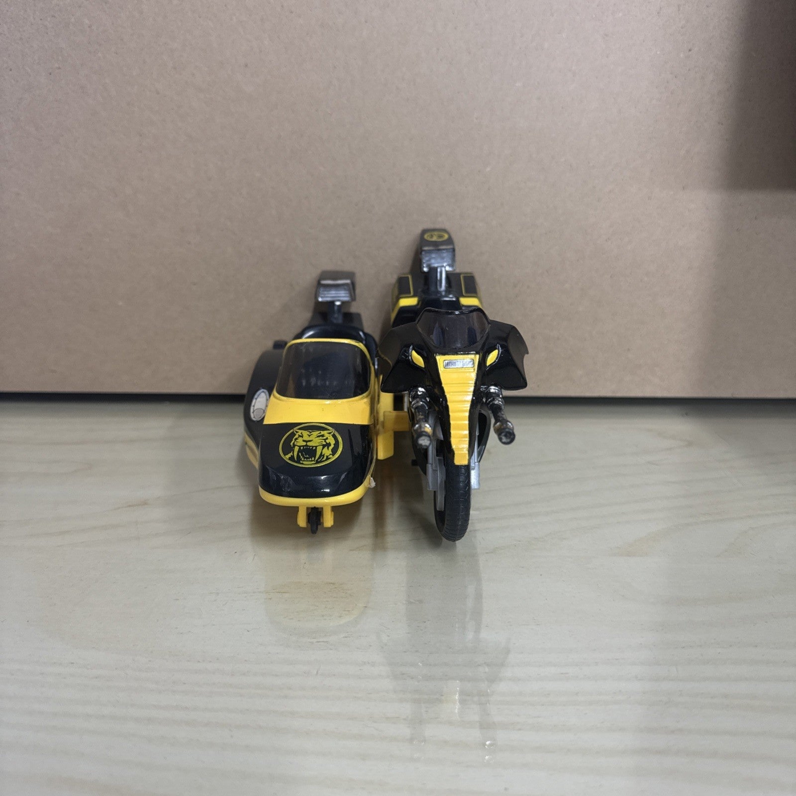 Bandai Power Rangers Mammoth Battle Bike