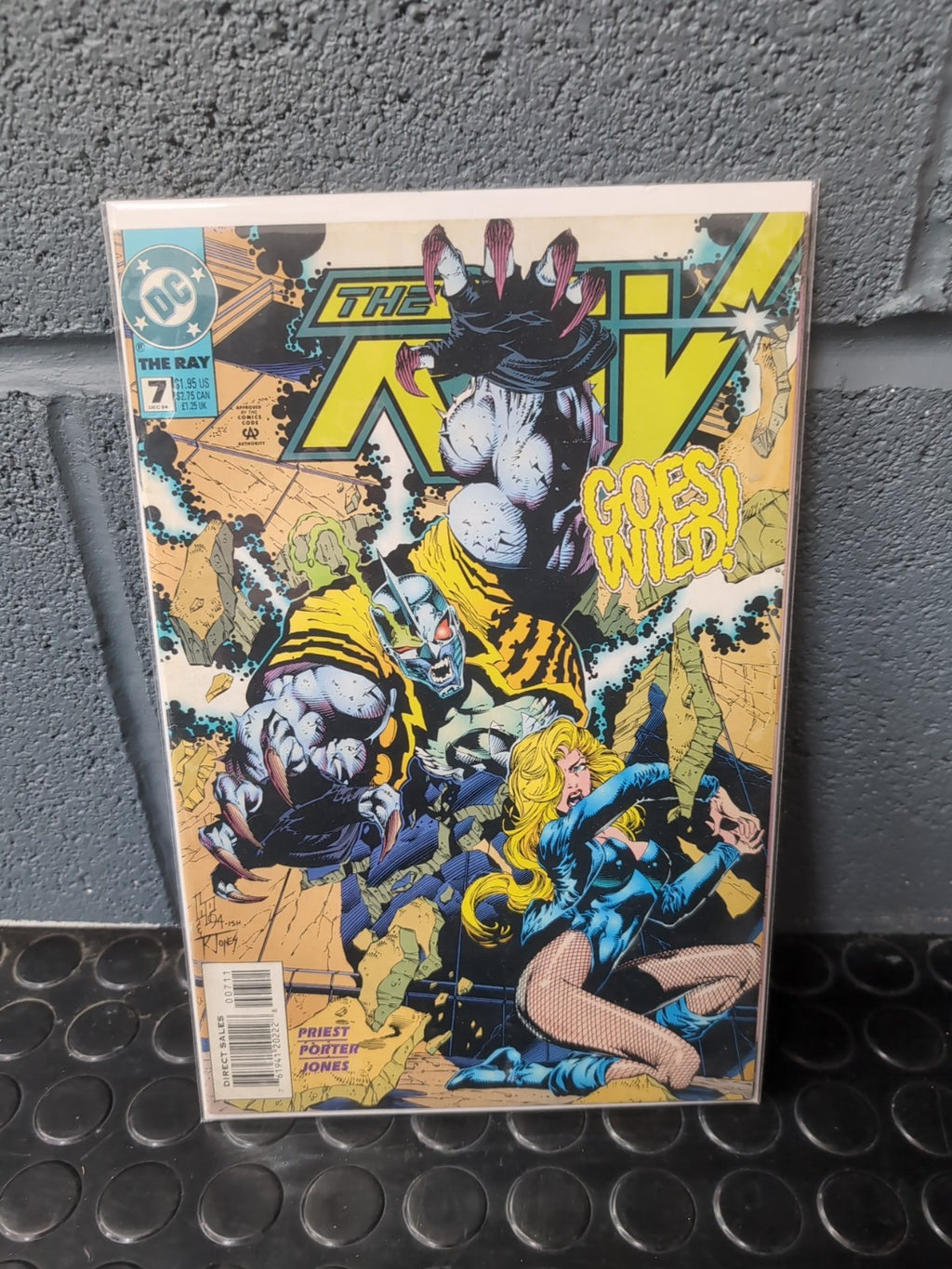 THE RAY #7, 1994, DC ComIcs, GOES WILD!