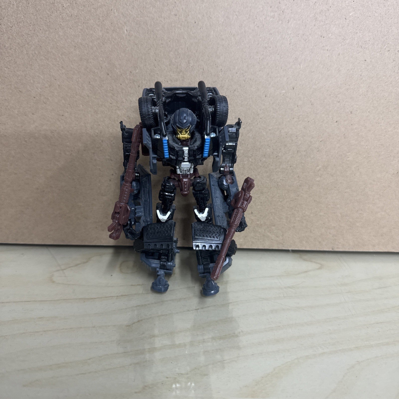Transformers Ravage Infiltration Action Figure Autobot Flak With Detachable Guns