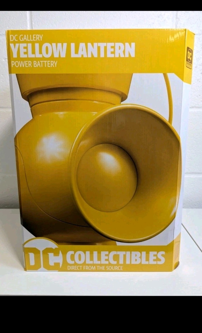 DC Collectibles 1:1 Scale Yellow Lantern Sinestro Power Battery & Ring Prop Lamp