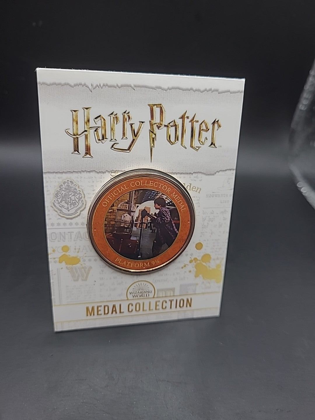Harry Potter Medal Collection: Magical Places (Orange) Platform 9 3/4