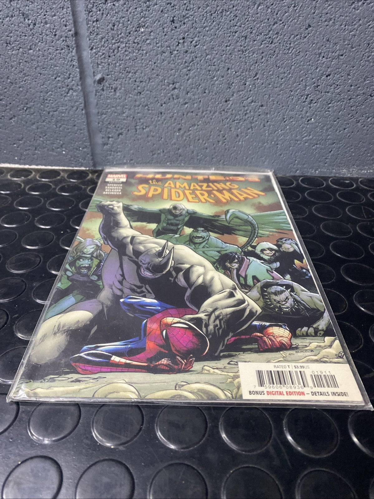 Marvel Hunted part 3 The Amazing -spider-man #19 Comic Book