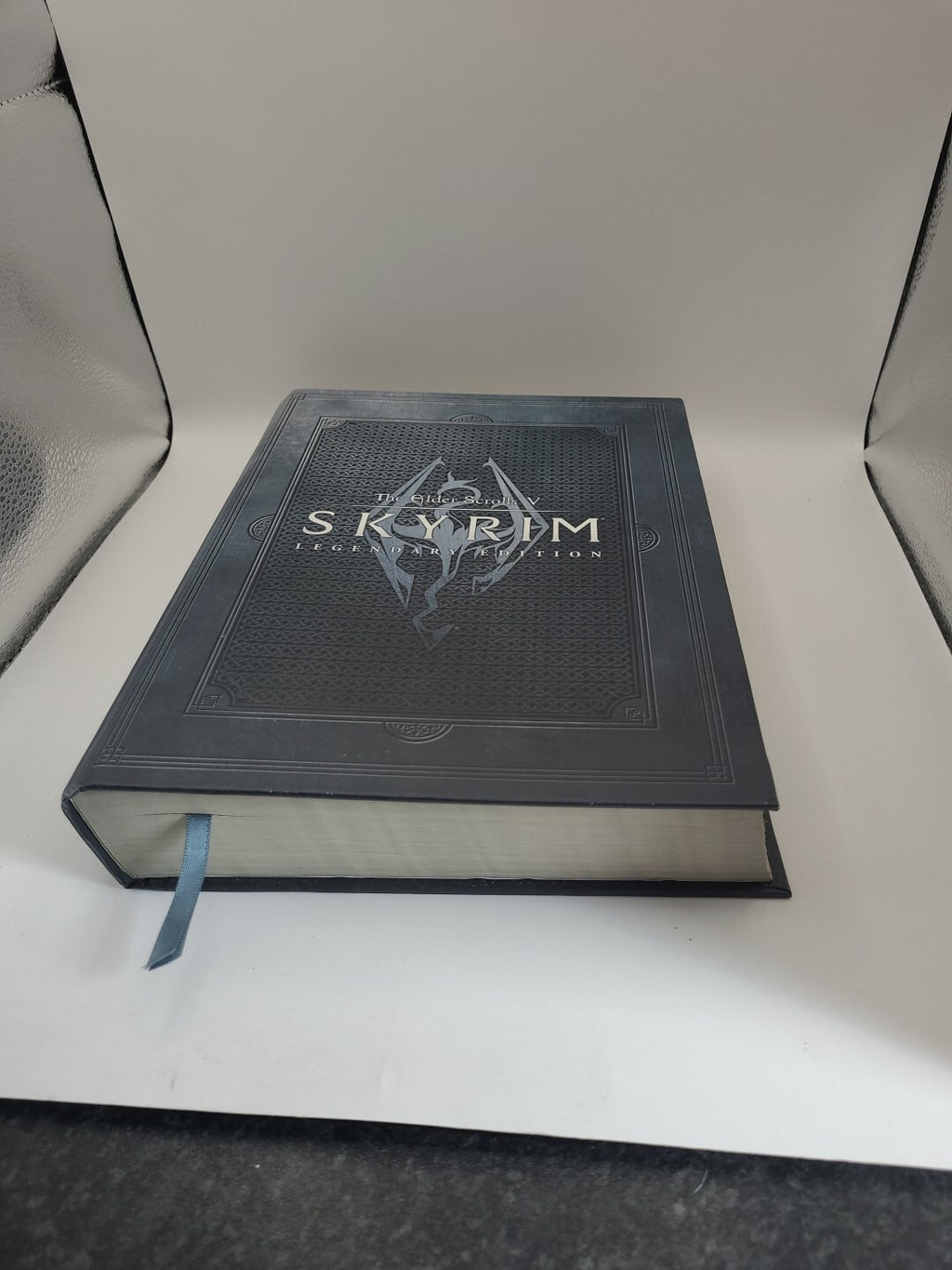 The Elder Scrolls V Skyrim Legendary Edition Game Guide Book Hardback