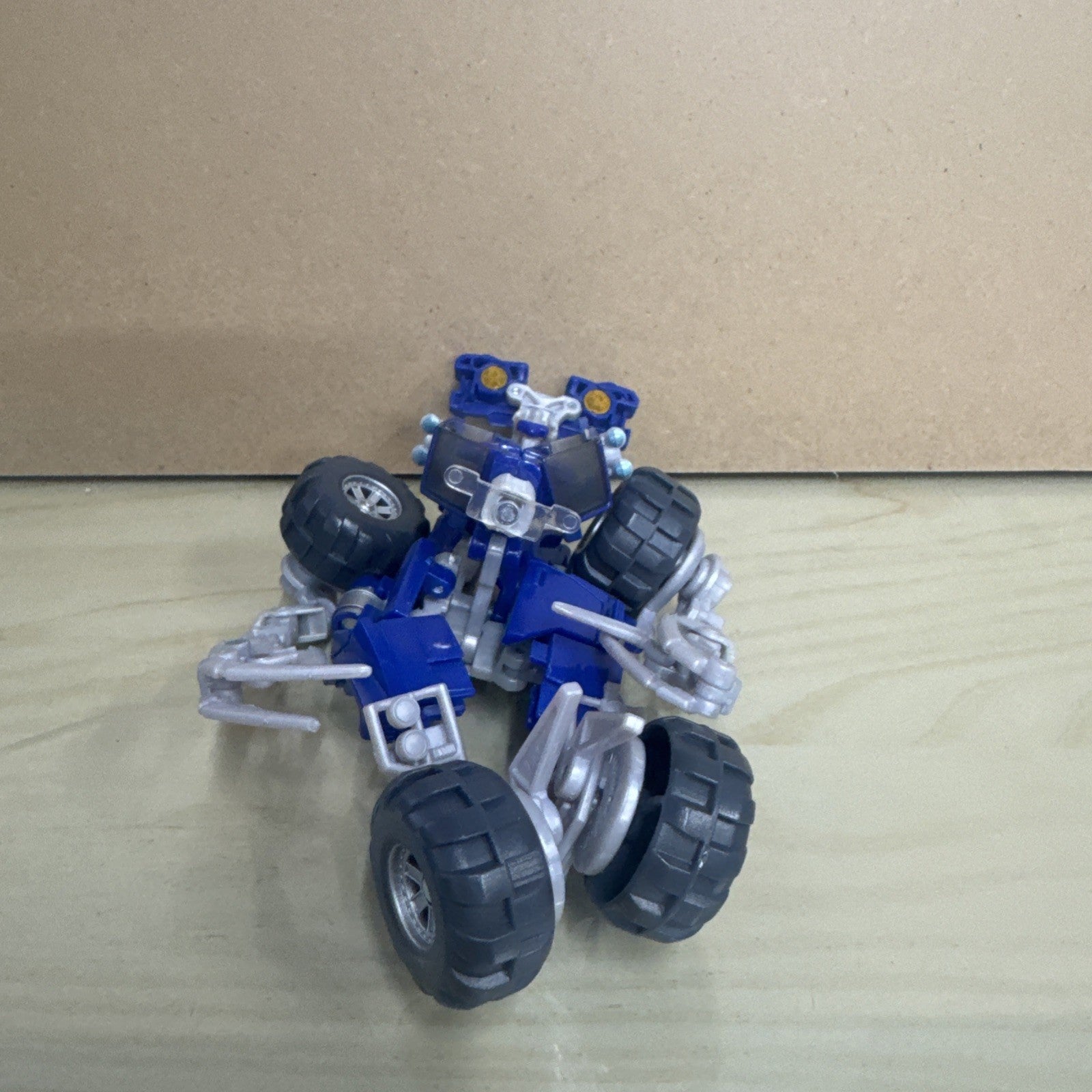 Transformers Revenge Of The Fallen ROTF Wheelie