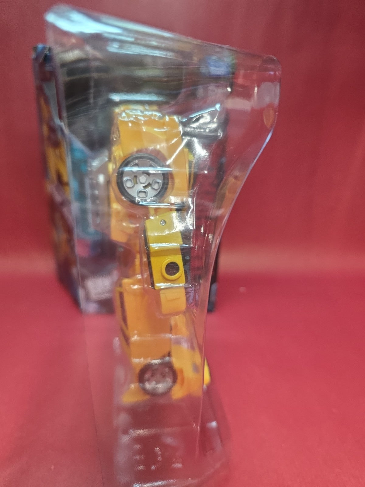Hasbro Generations Transformers War for Cybertron: Earthrise - Sunstreaker 5.5"