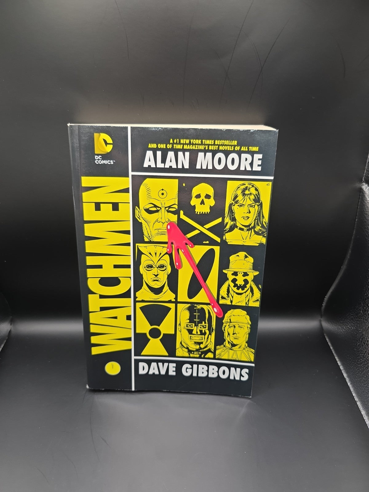 Watchmen: The Deluxe Edition by Alan Moore, Dave Gibbons - 9781401238964