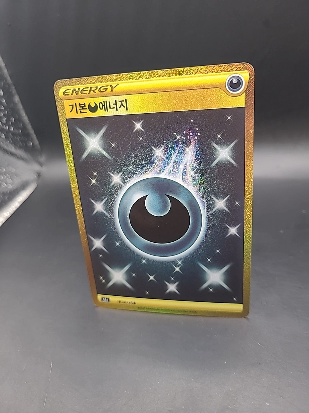 Darkness Energy 101/069 s6a Eevee Heroes UR Korean NM/M Pokemon TCG Card