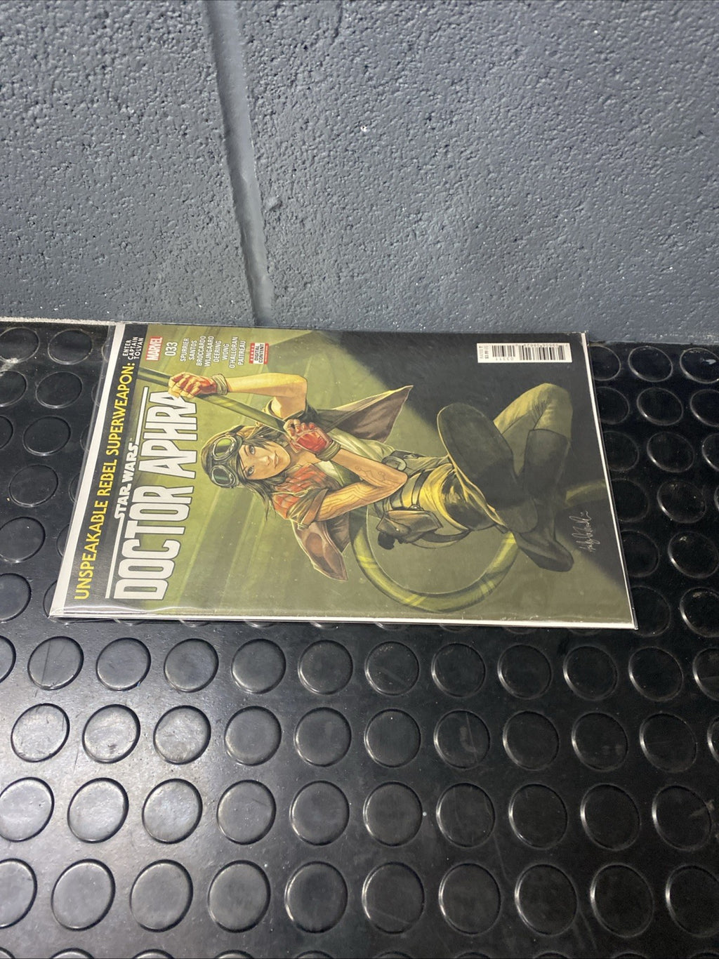 STAR WARS DOCTOR APHRA #33  AUGUST 2019 MARVEL COMICS